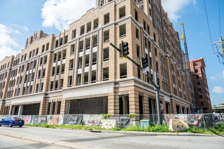 Mind-Blowing: New Apartment Supply Sparks Rent War in Charleston!